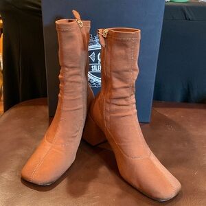 Silent D•Anthropologie•”Tell Me”•Dk Tan Stretch Fabric•7